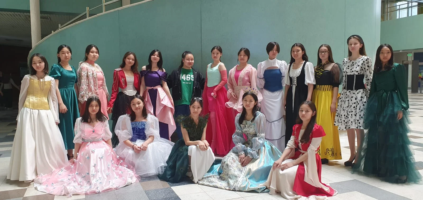 Коллектив моды «Қыз жібек»