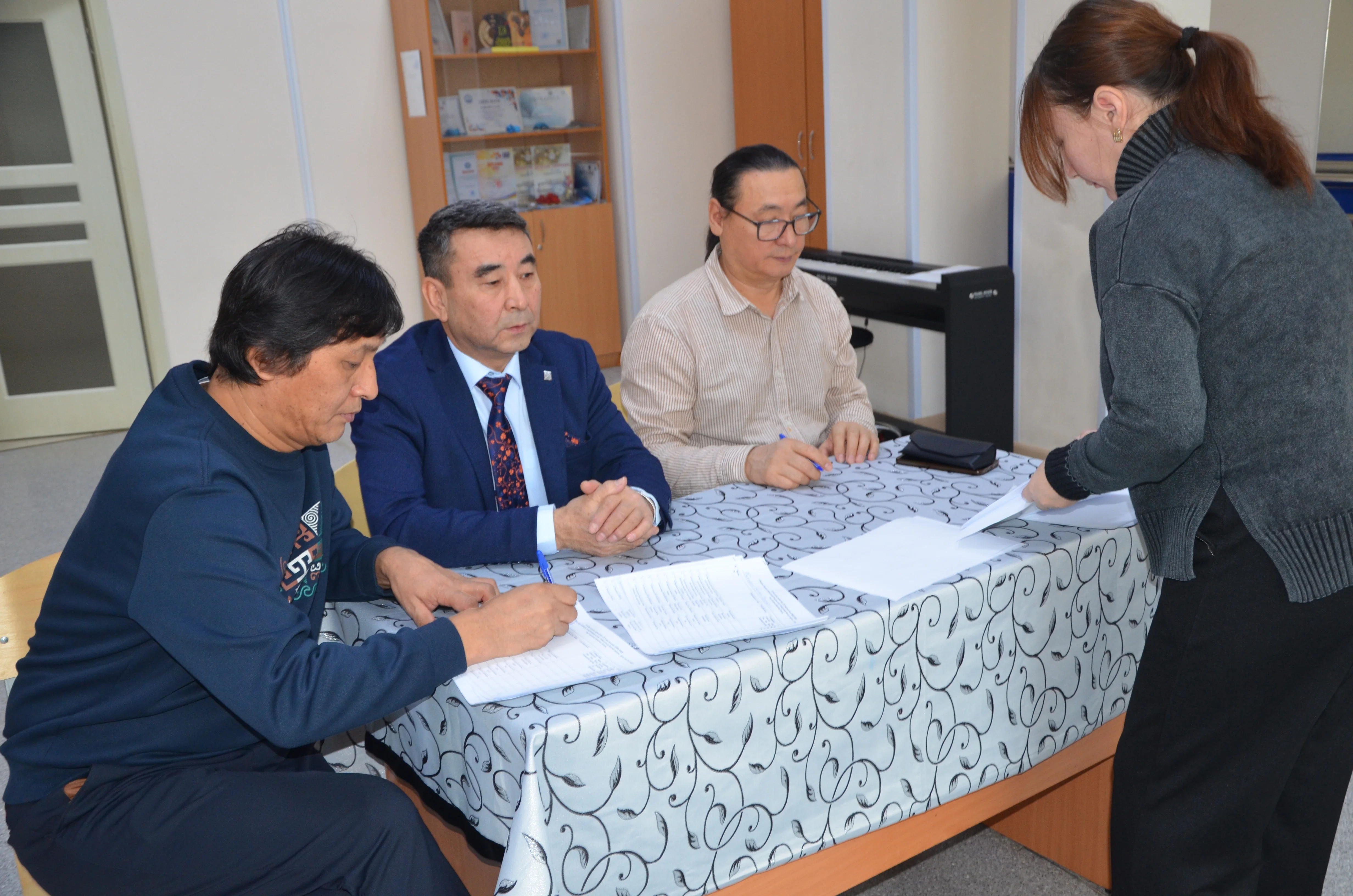 19 декабря 2025 года состоялся Республиканский конкурс изобразительного искусства «Сиқырлы бояулар әлемінде». 