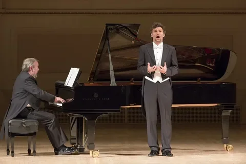 Вакансия: Концертмейстер 