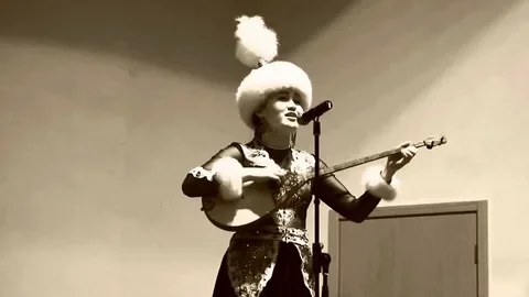 Вакансия: Педагог по классу Народного пения