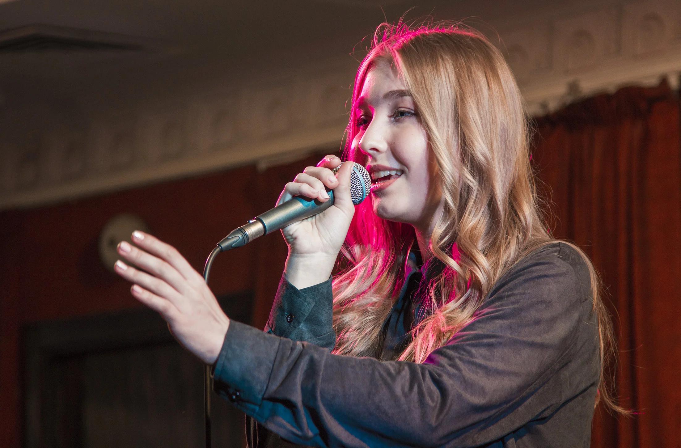 Педагог  эстрадного вокала 